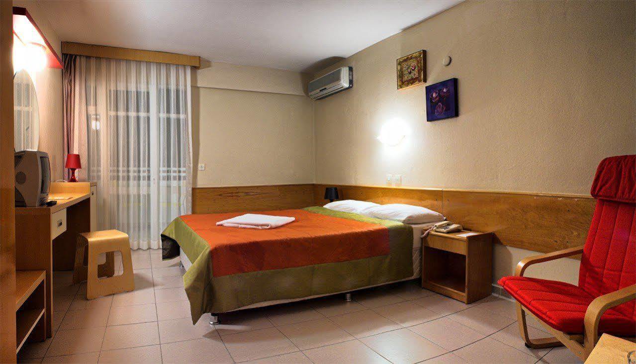 קוסדסי Hotel Golden Gate מראה חיצוני תמונה